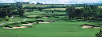 A view of green protected by bunkers at Bandit Golf Course